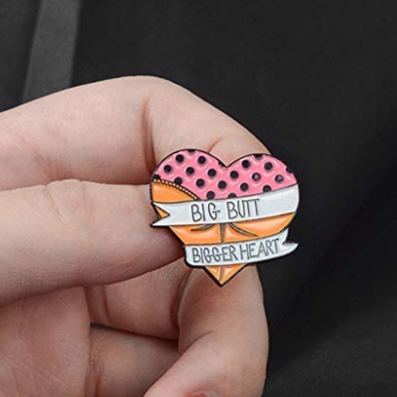 🆕NWOT Funny Heart Shaped Big Butt Pin Brooch - Picture 3 of 5